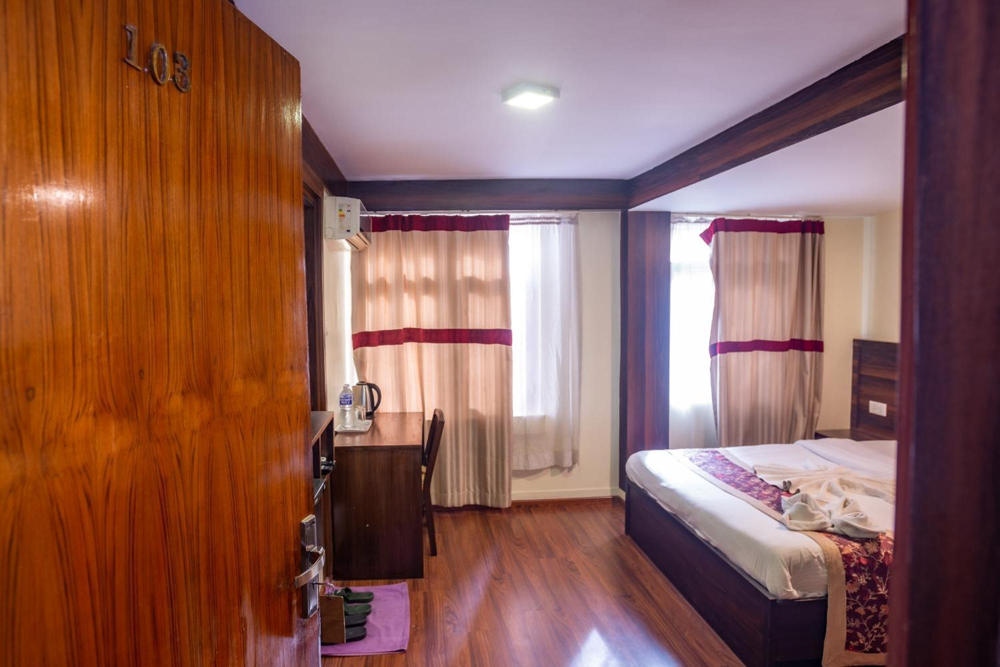 Hotel Yambu Kathmandu Bagian luar foto