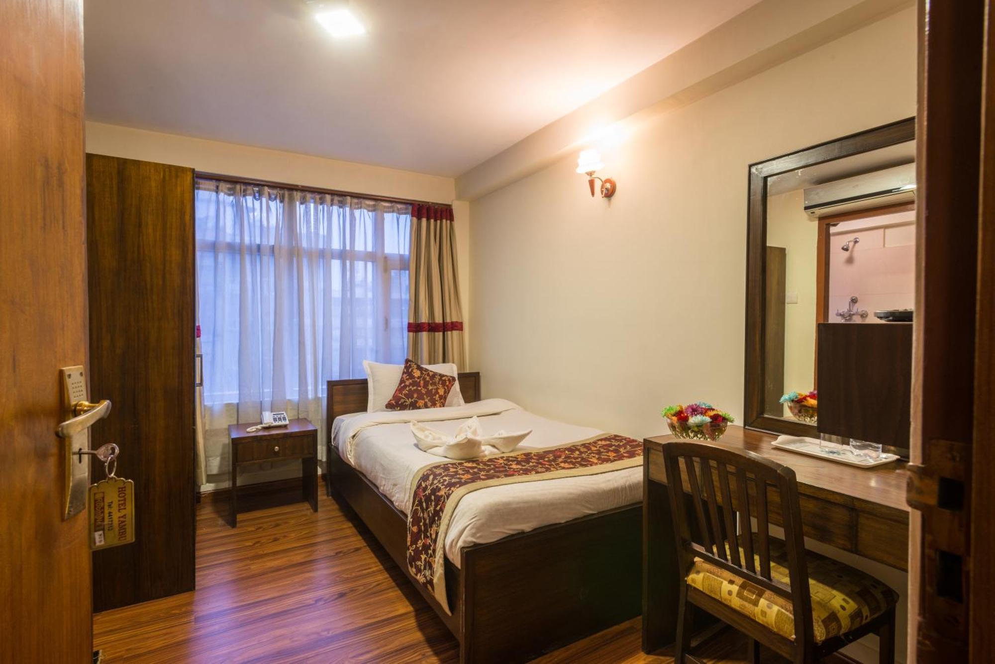 Hotel Yambu Kathmandu Bagian luar foto